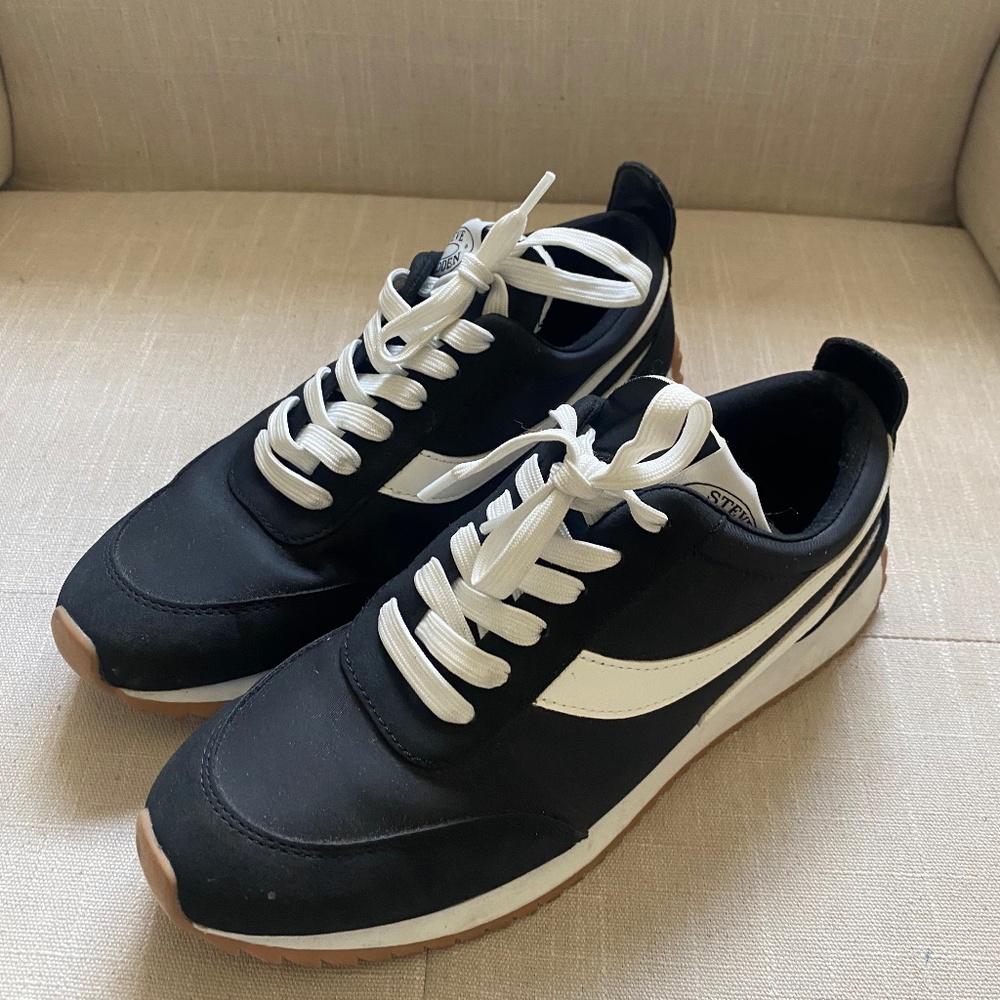 Steve Madden tennis shoes